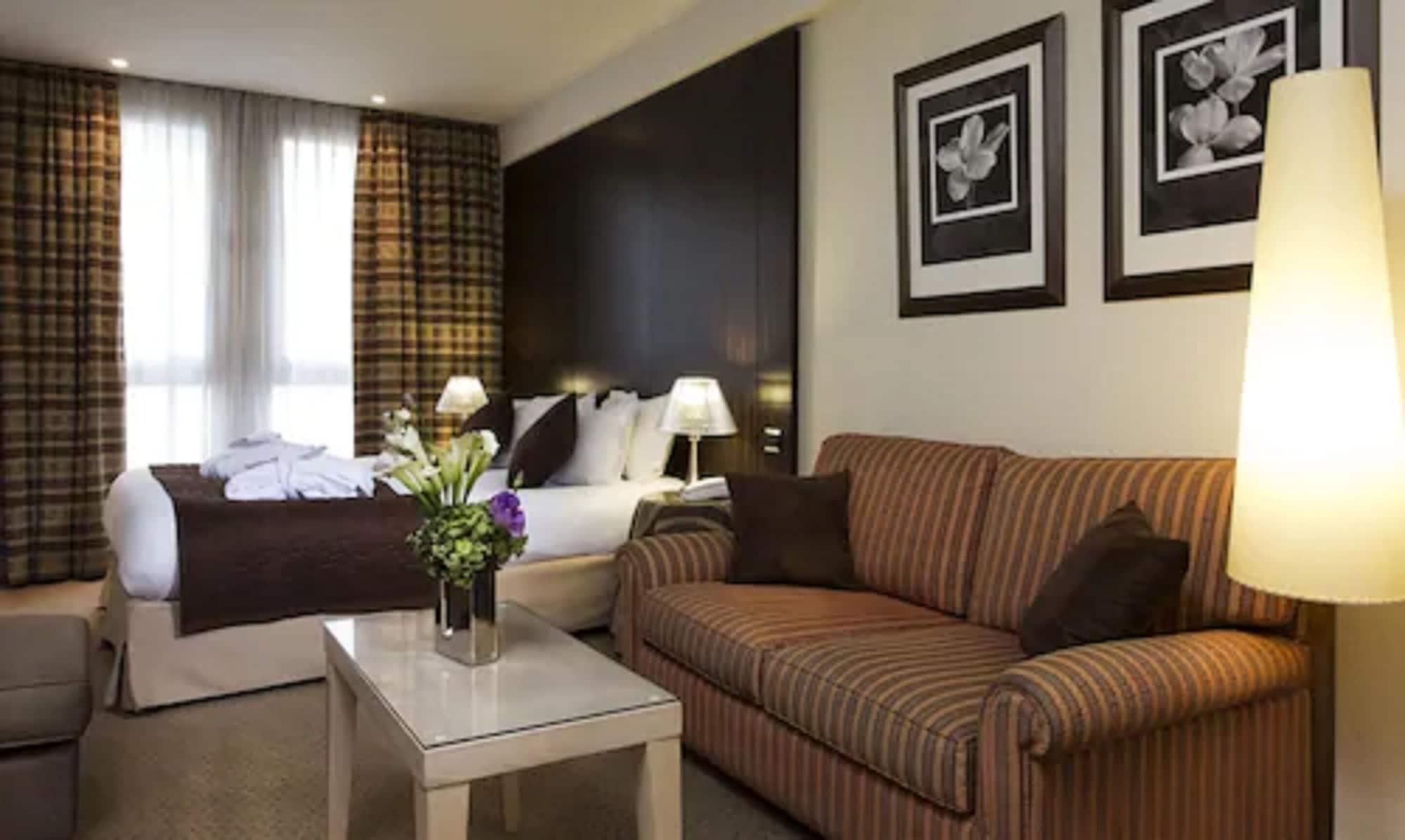 Hotel Le Pera Paris Room photo