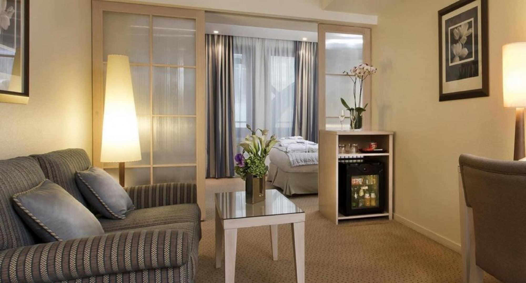 Hotel Le Pera Paris Room photo
