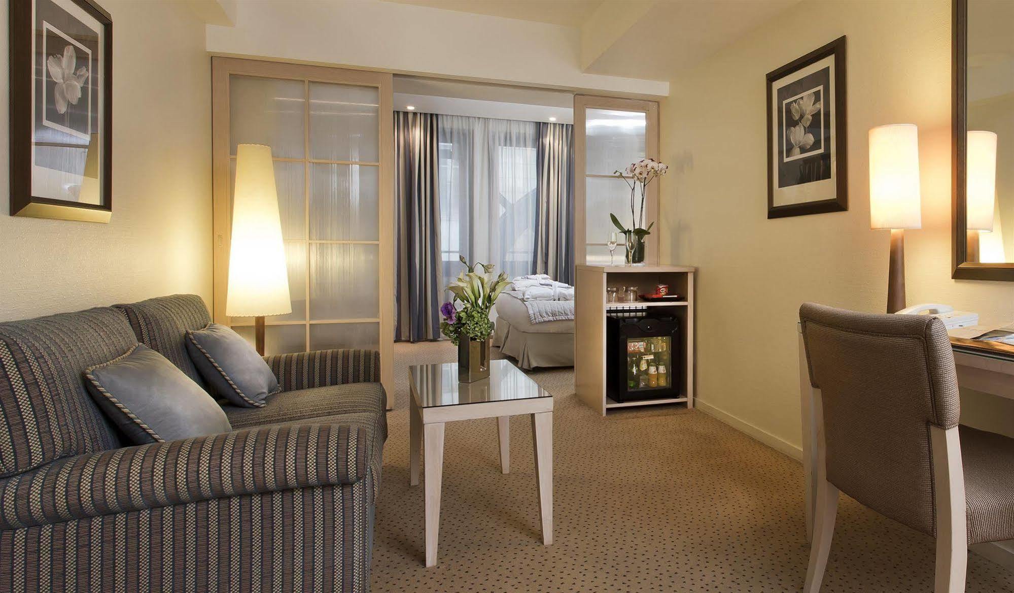 Hotel Le Pera Paris Room photo