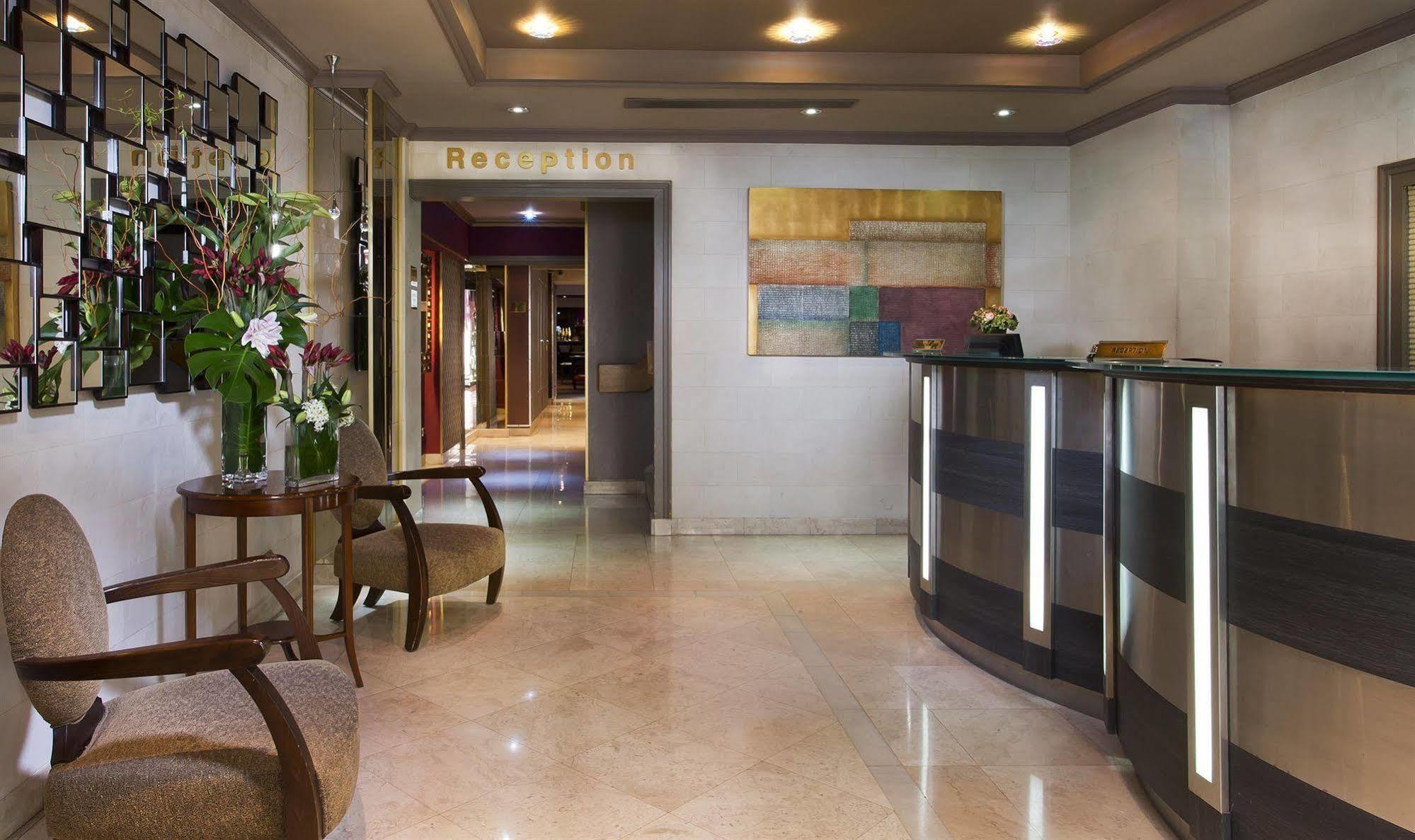 Hotel Le Pera Paris Exterior photo